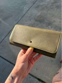 Universal Thread wallet