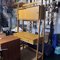 World Market Desk