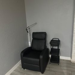 Sillón Para Pestañas Lámpara Carrito Por 200 Dólares 