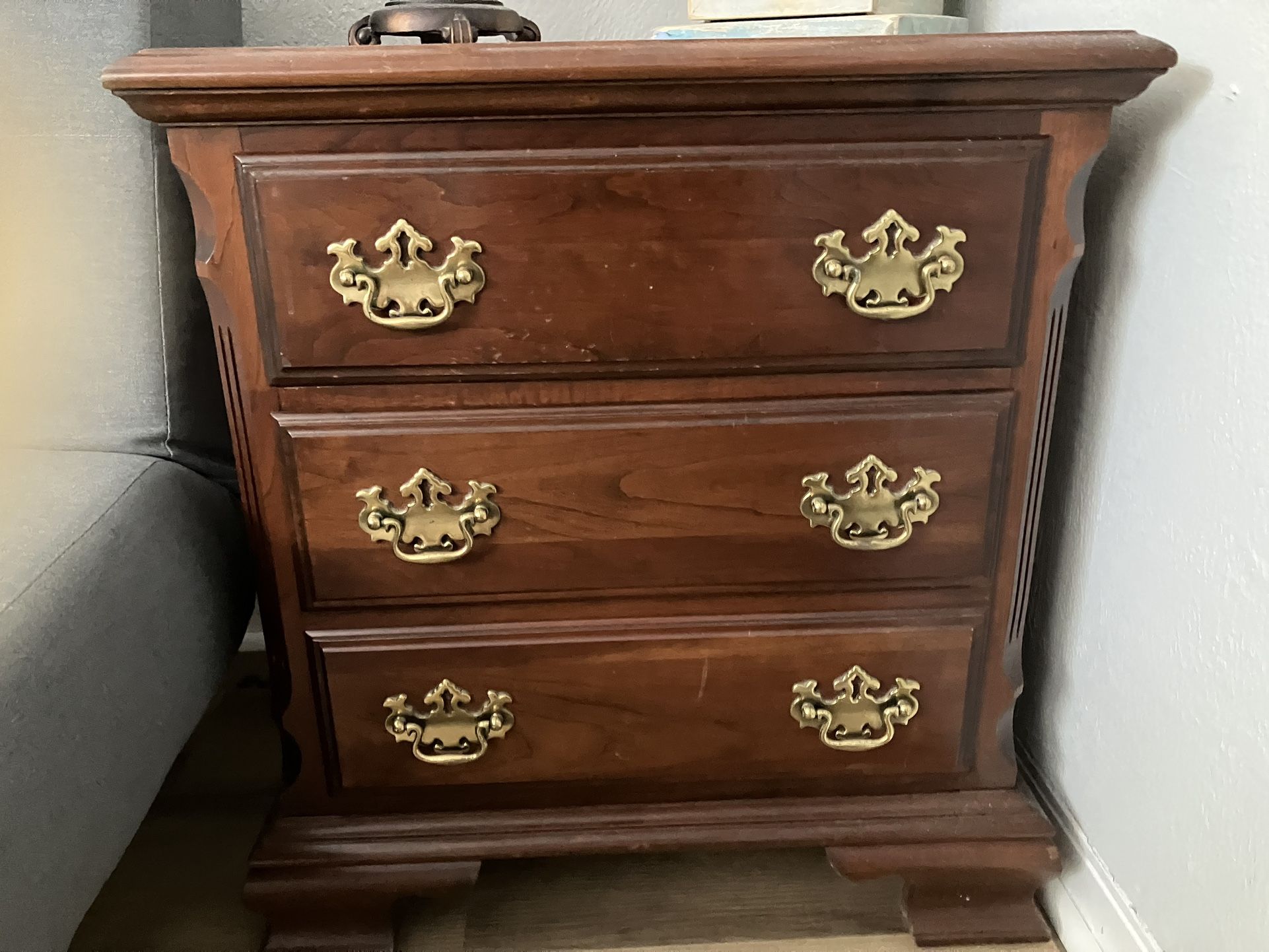Nightstand Pennsylvania House
