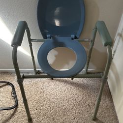 Over The Toilet Comode