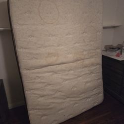 Queen Size Mattress And Box Spring 