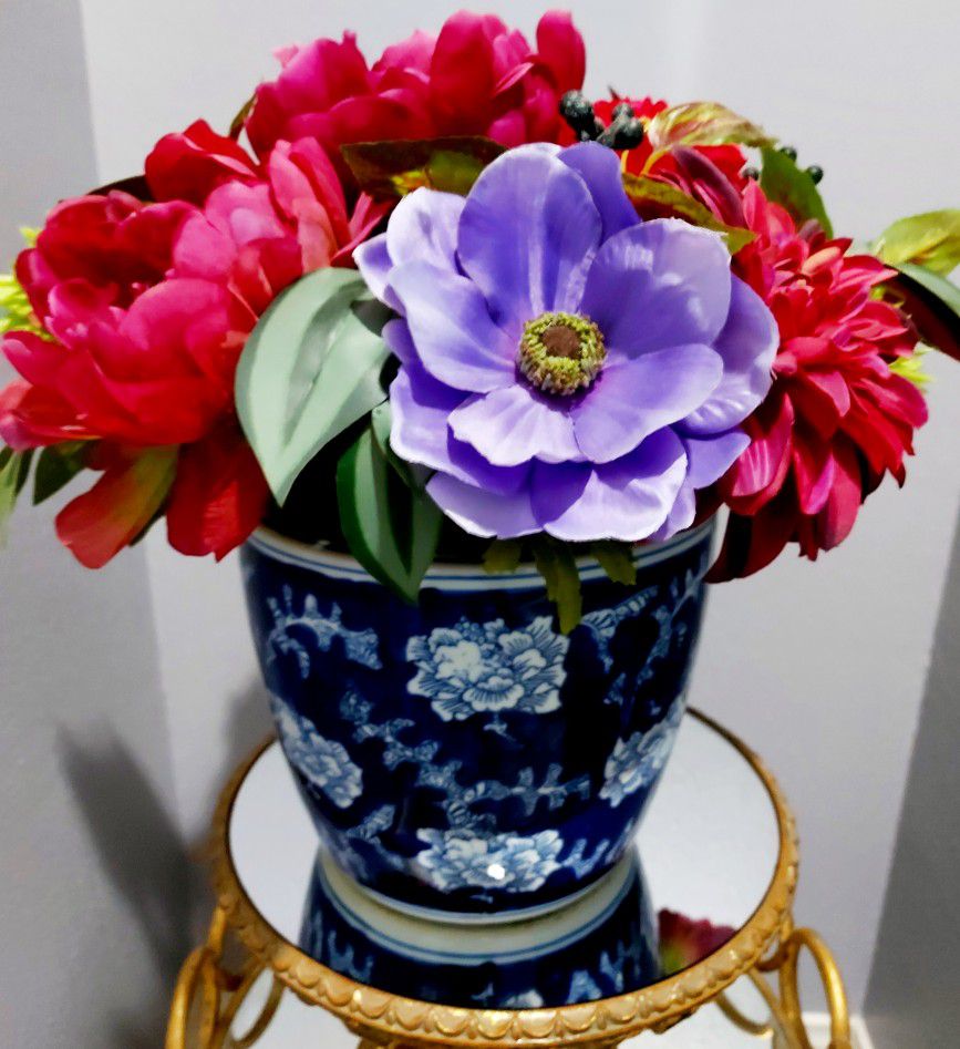 Pier One Imports Flower Arrangement In Gorgeous CHINESE VASE. 