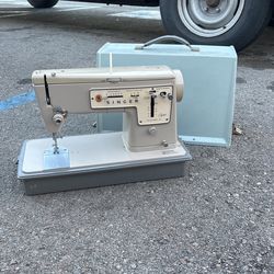 Singer Sewing Machine
