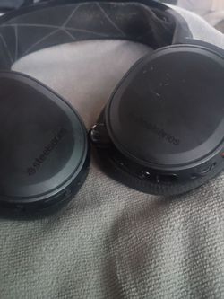 SteelSeries Over-Ear Headphones