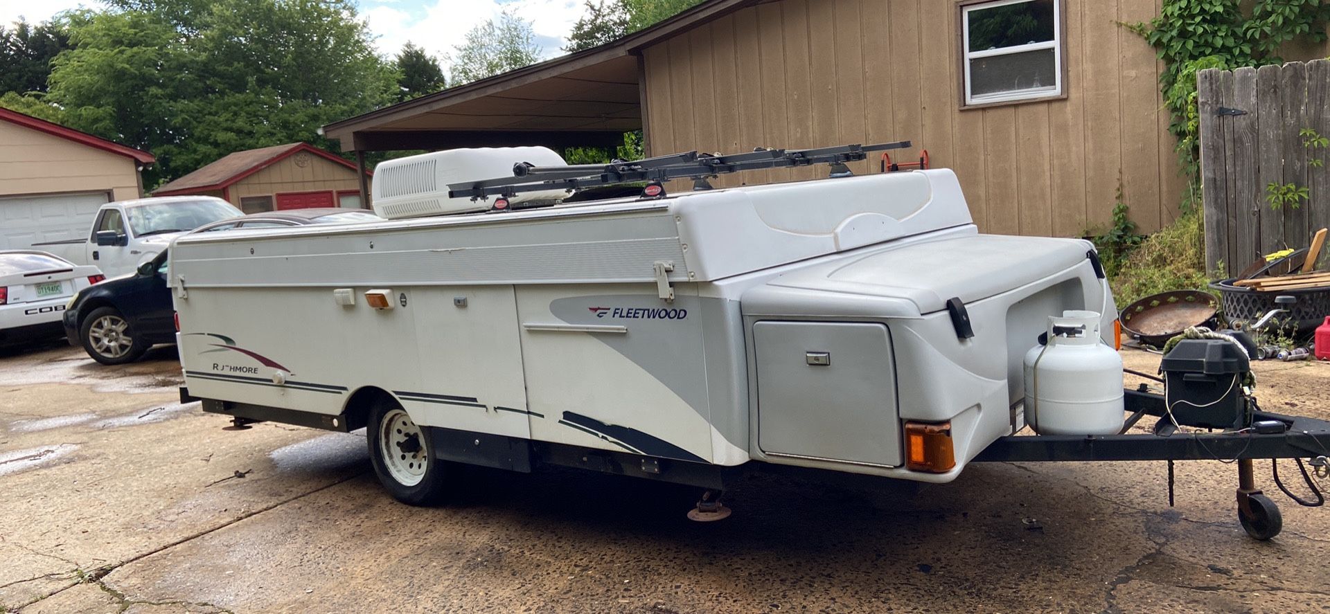 2005 Fleetwood Pop up Camper 