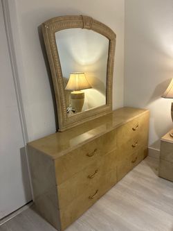 6-Drawer Dresser with Arched Mirror