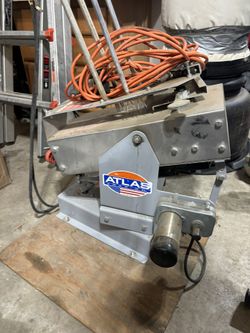 Atlas Clay Pigeon Thrower