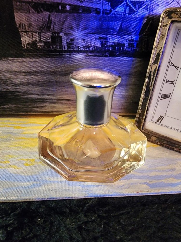 Vintage Avon Womens EAU DE PARFUM Smooth Musk