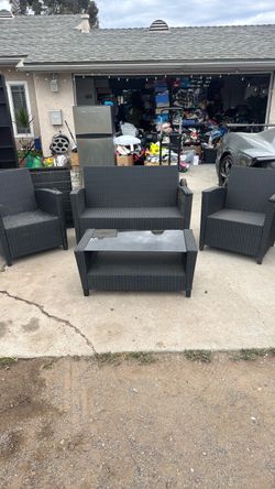 4-Piece Outdoor Wicker Patio Furniture Set