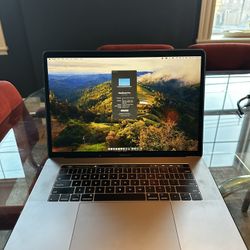 MacBook Pro 15” (2019) – i9 / 16GB / 512GB – Excellent Condition