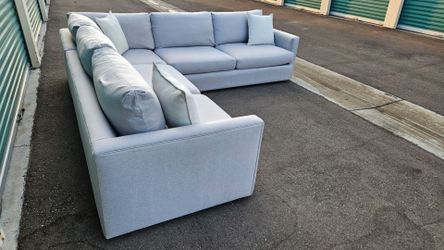 FREE DELIVERY!!! Bassett "Allure" 3pc Sectional Couch GRAY($8K Retail...75% OFF!!!)
