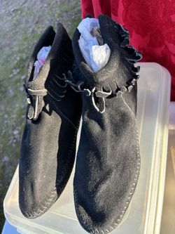 Size 8 Minnetonka Leather 20.00