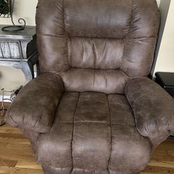 Big Brown Suede Recliner . Read Description 1st
