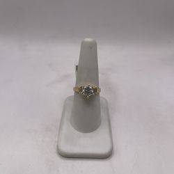 14kt Gold Engagement Style Ring w/ Simple Design