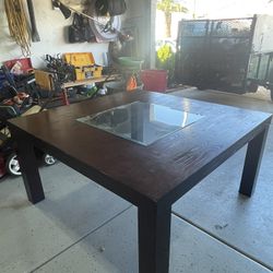 wooden table 