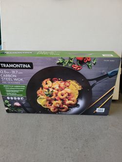 Tramontina  12.5in carbon steel wok, pre-seasoned xast iron