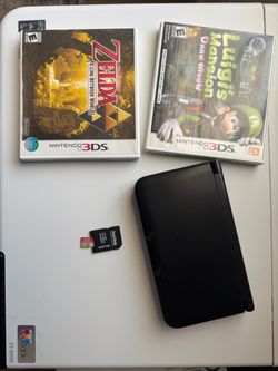 Nintendo 3DS XL Bundle with 2 Games