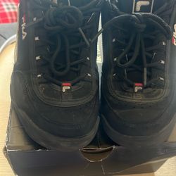 tennis Fila size 6