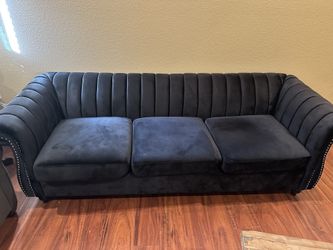 Blue 7’ Couch - Excellent condition