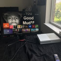 Monitor And Xbox 