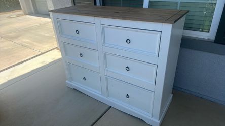 White wood dresser 6 drawer