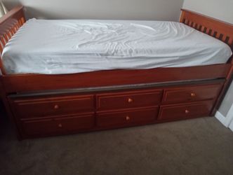 Twin bed 1 Mattress included