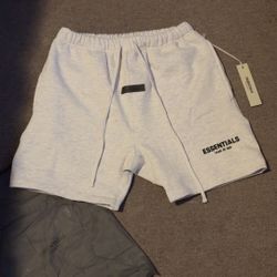 essential shorts 