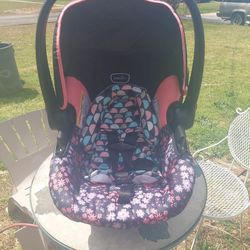 Evenflo Infant Carseat (Includes 3 Bases)