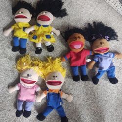6 Puppets 