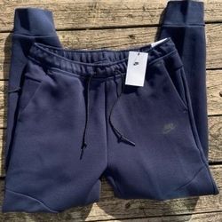 NWT Nike Fleece Tech 2025  Joggers 2 SIZES AVAILABLE 