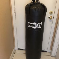 PUNCHING BAG BRAND NEW 100 POUNDS FILLED ABOUT FIVE FEET TALL MMA MADE USA BY PRO LAST BRAND 🔥 