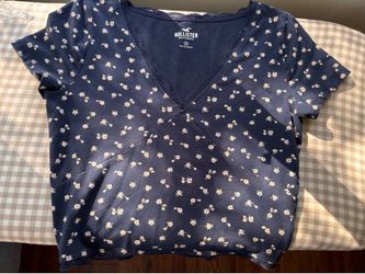 Holister V-Neck flower top