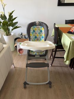 Dinning table for babies/ comedor de bebe