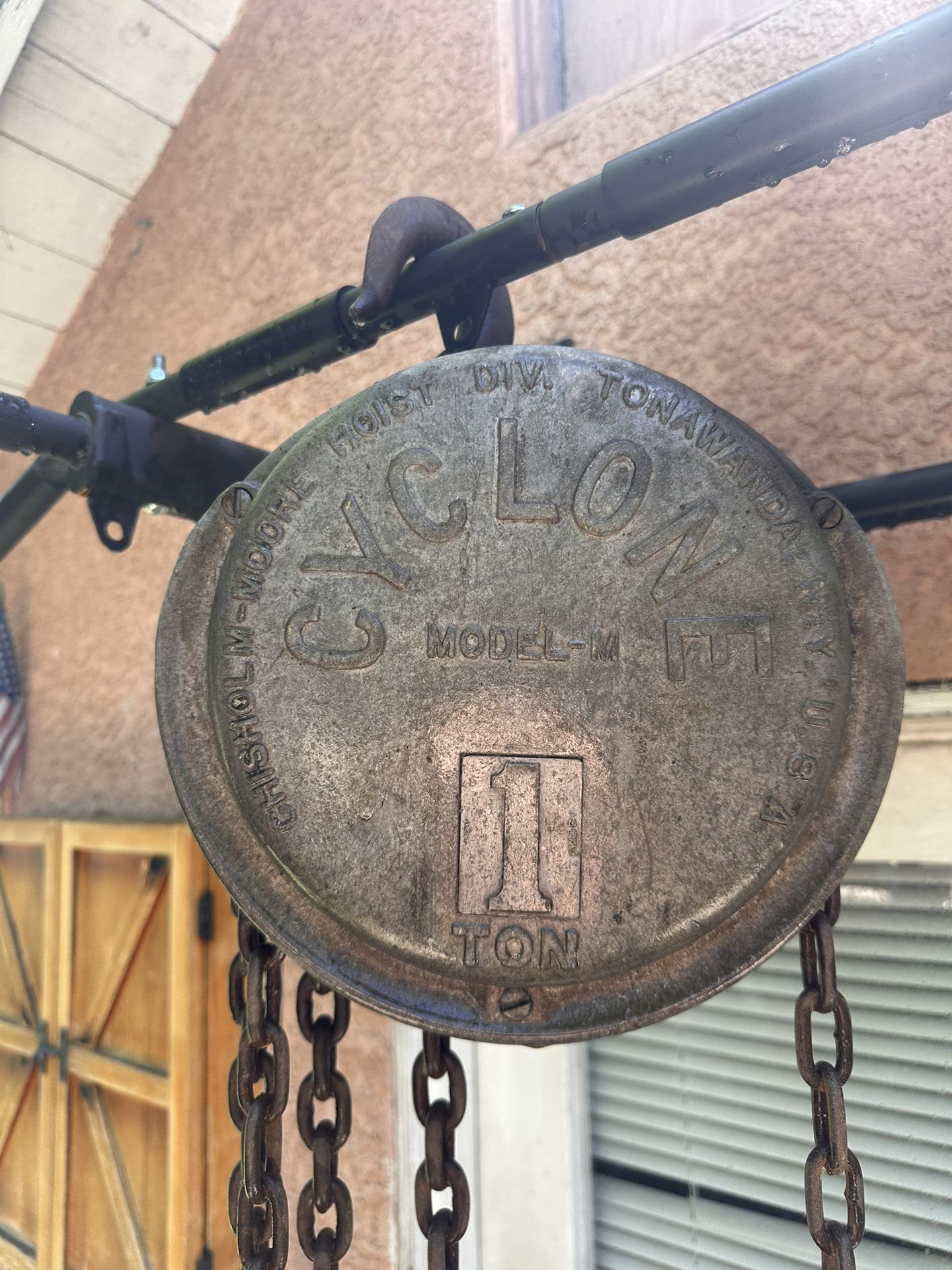 1 Ton hoist 