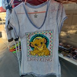 classic lion king women's girls xl shirt
