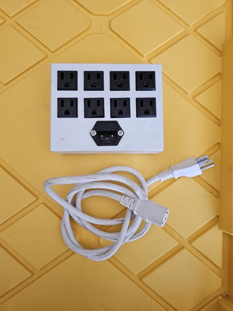 8 Outlet Power Cube 120v (Standard Household)