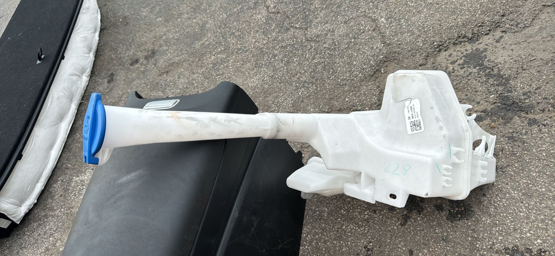 Windshield Washer Reservoir For 2023 Hyundai Santa Fe