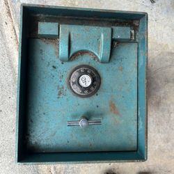 Floor Safe (locked)