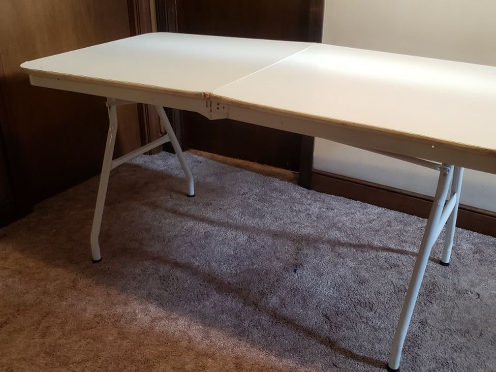 Folding Table