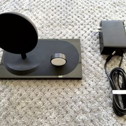Black Belkin BoostCharge 3-in-1 Wireless Charger Special Edition (Apple)