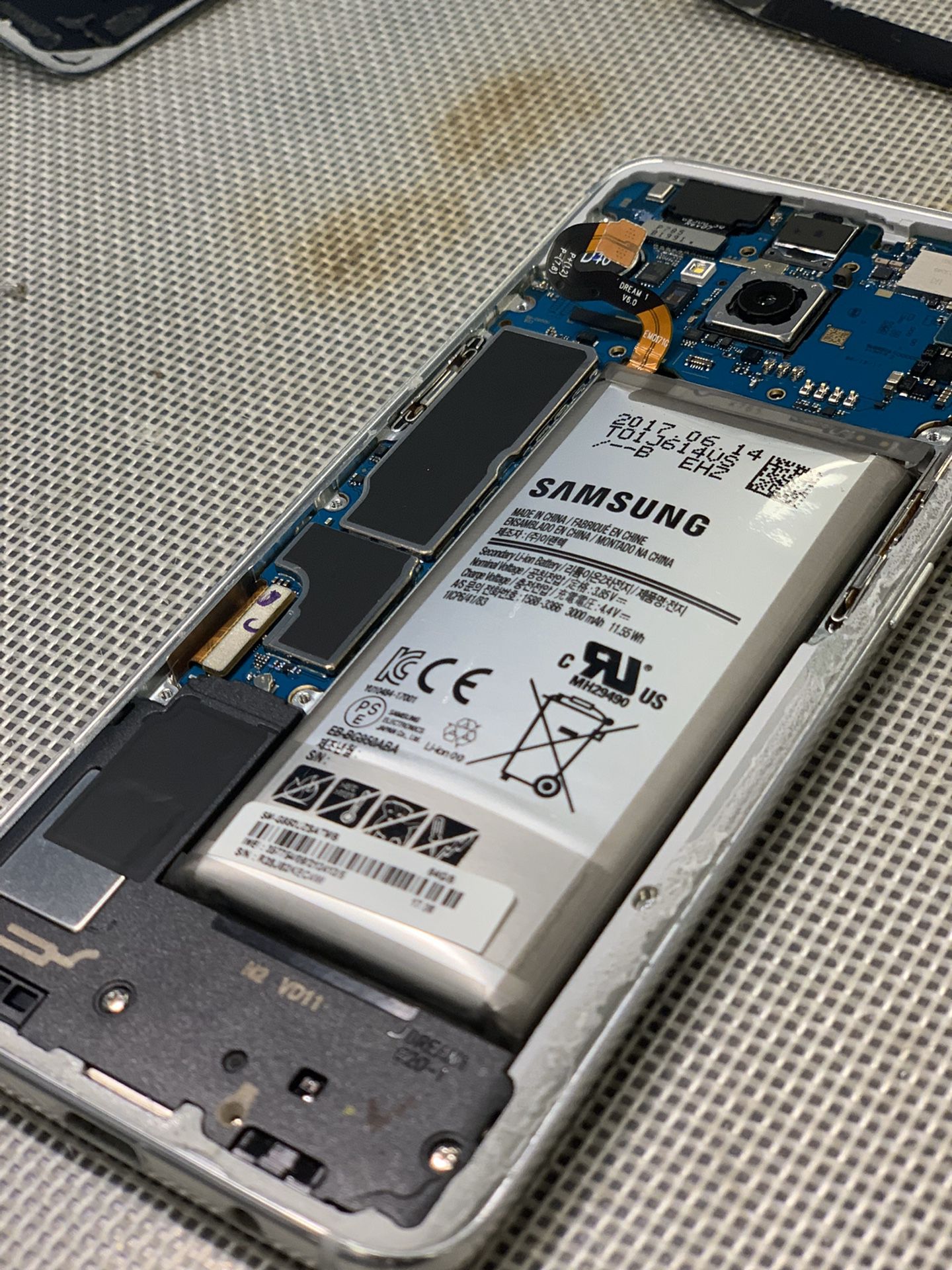 Battery replacement on Samsung phones