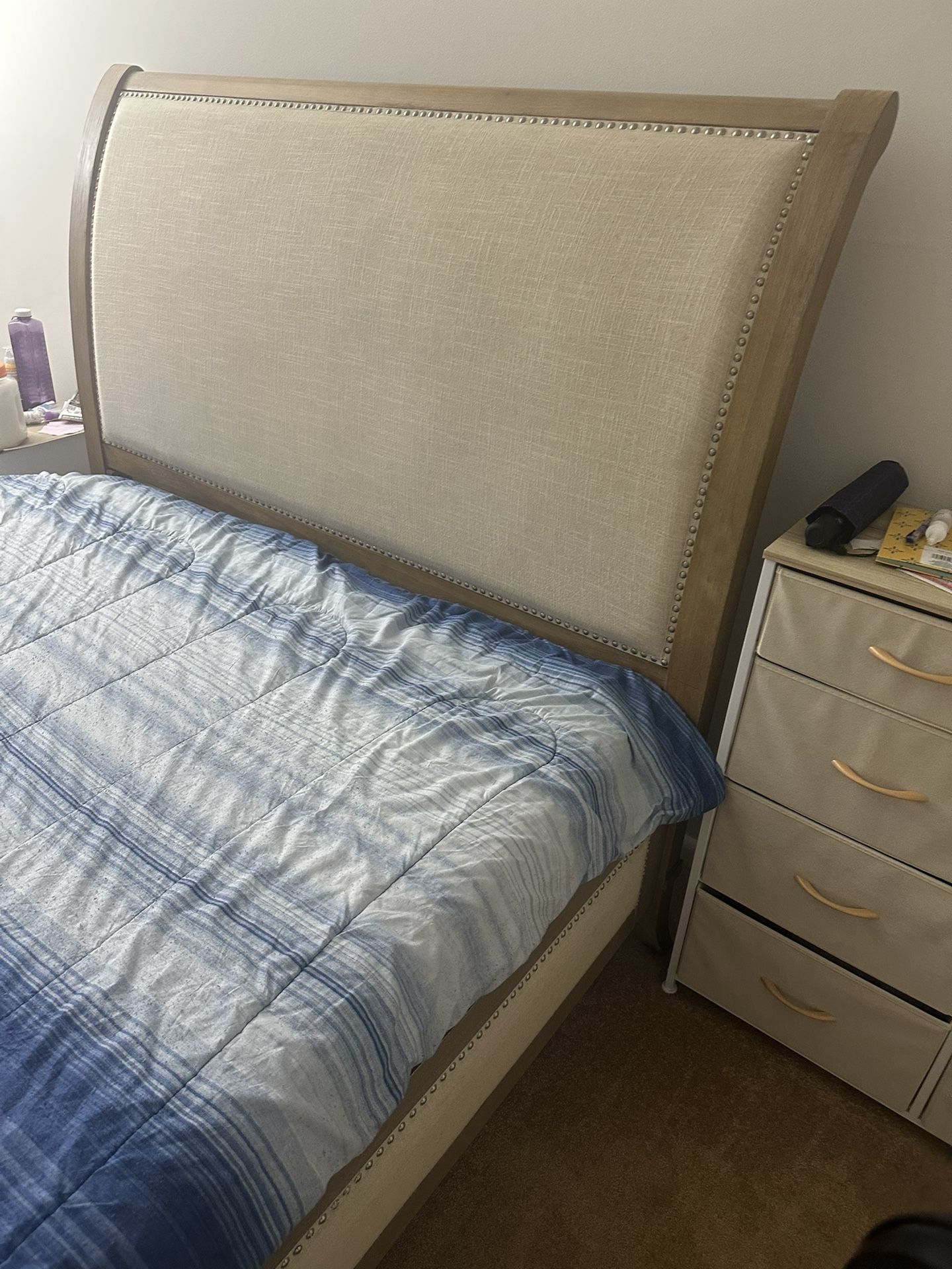 Queen Bed With Out Mattress
