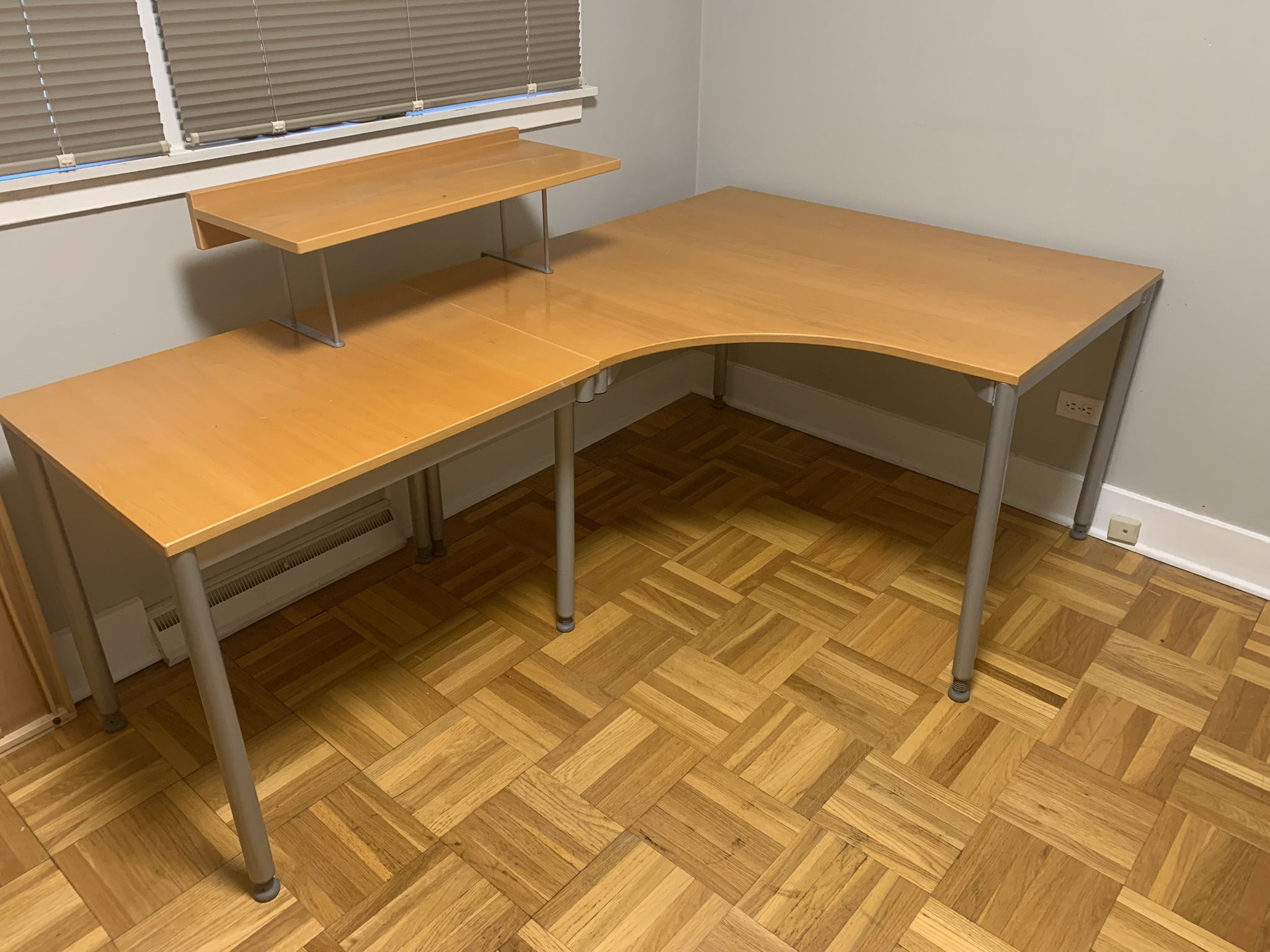 Ikea Desk For Your Office Or Student for Sale in Chicago, IL - OfferUp