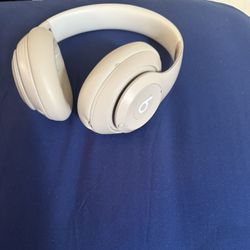 Beats Studio Pro 