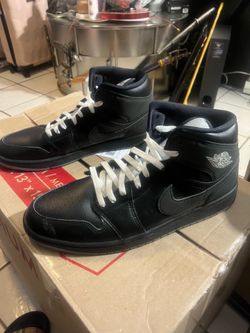Size 13 AIR JORDAN 1 MID SE "BLACK/BLACK-WHITE-WOLF GREY"