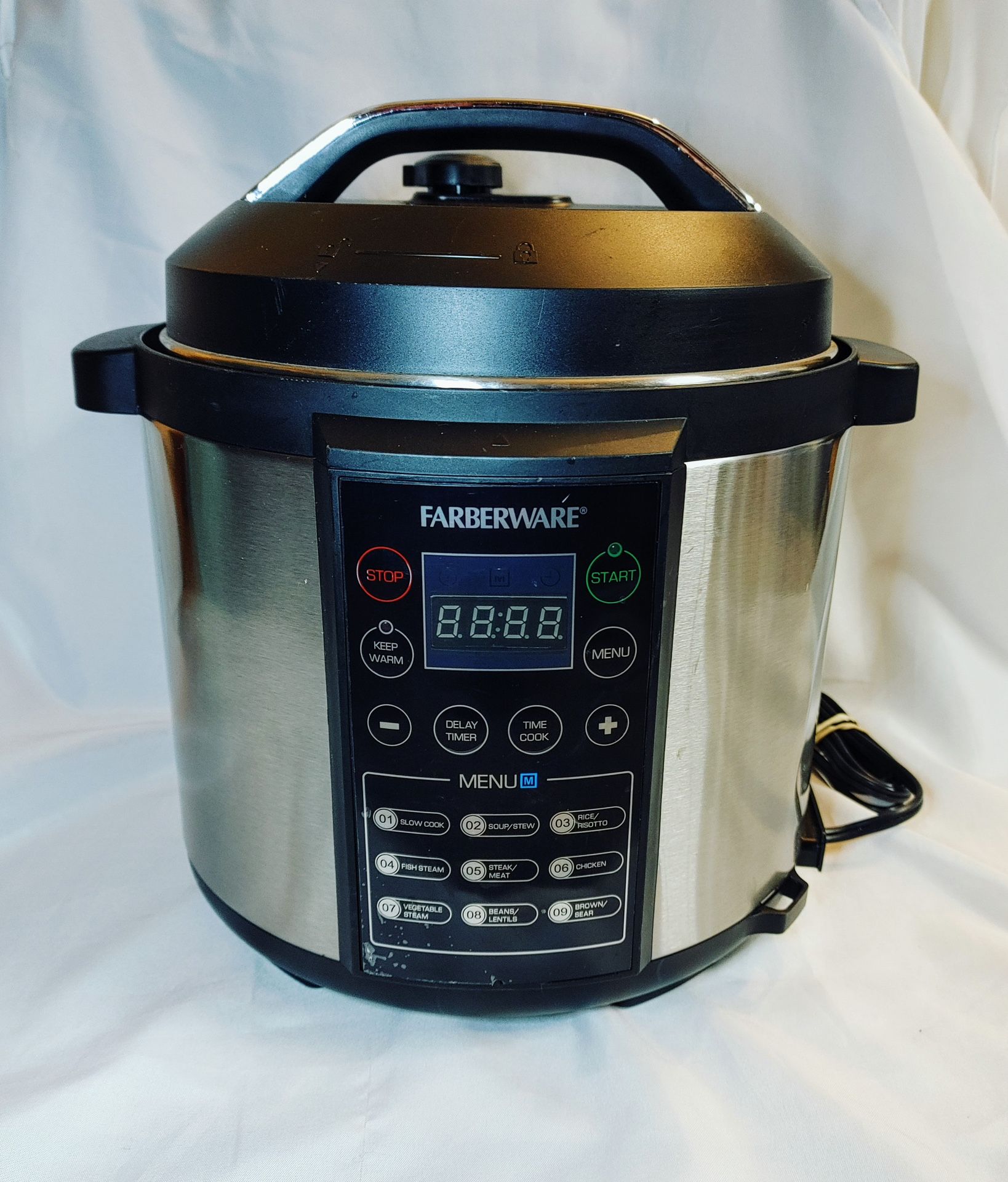 FARBERWARE WMCS6004W PRESSURE COOKER for Sale in Colorado Springs, CO