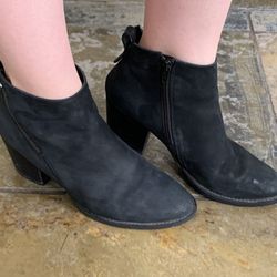 Black Blondo Waterproof Zip Up Booties - Size 9.5
