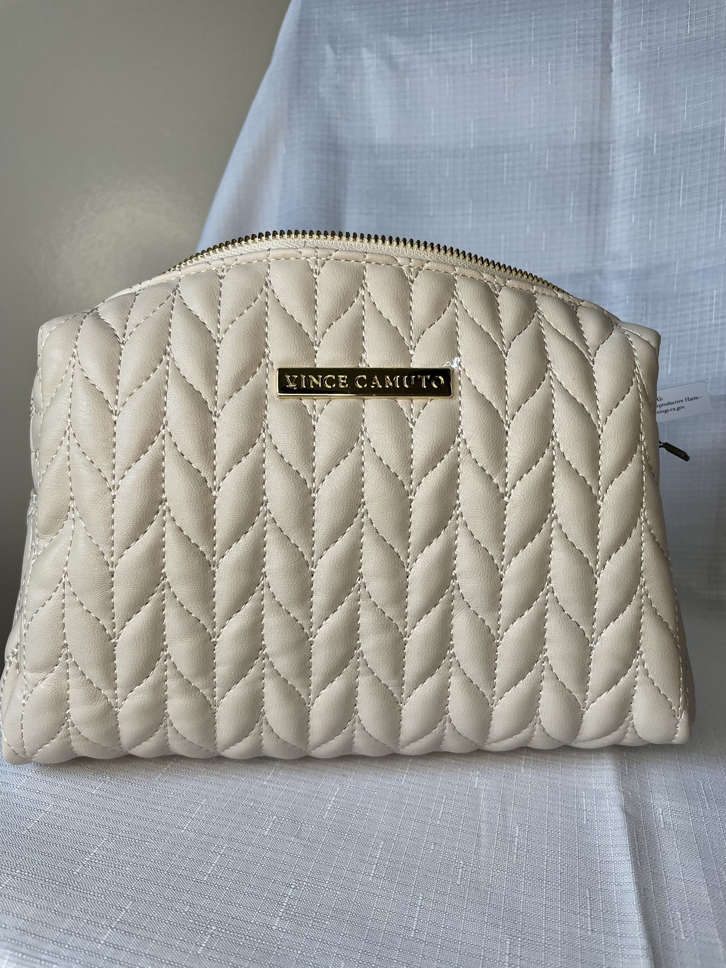 ***VINCE CAMUTO MAKEUP BAG SMALL PURSE COSMETIC BAG***Pick It Up For $25***