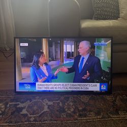 Samsung Smart TV 32” QLED 4k